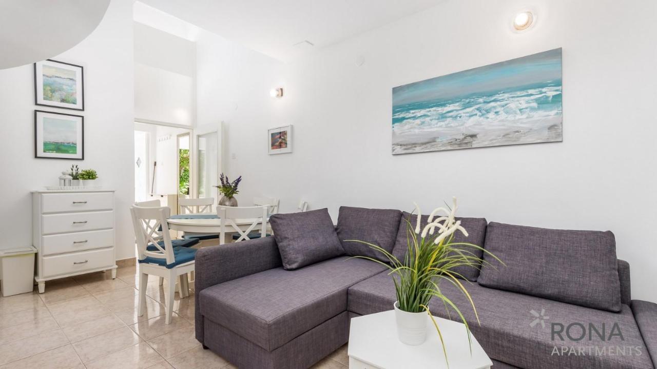 Rona Apartment Flower 1 And Flower 2 โนวาลยา ภายนอก รูปภาพ