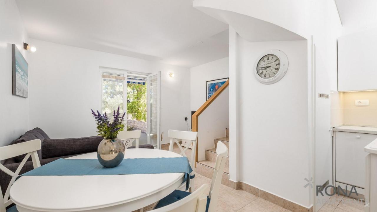 Rona Apartment Flower 1 And Flower 2 โนวาลยา ภายนอก รูปภาพ